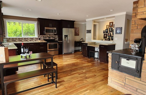 Lake Roesiger Casa | Your own lakefront retreat on beautiful and wooded Lake Roesiger in Snohomish.