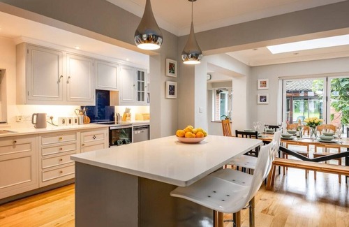 Arbury Apartamento | Your Own Private Pool House - Cambridge - Sleeps 9