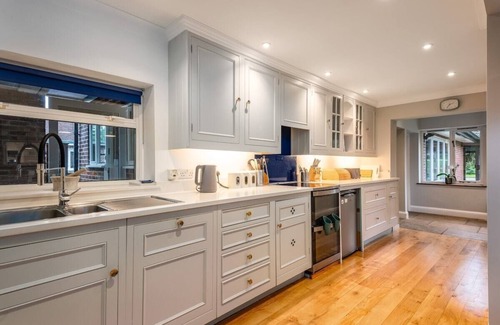Arbury Apartamento | Your Own Private Pool House - Cambridge - Sleeps 9