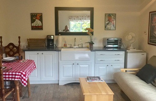 Sebastopol Cabaña | Your own Wine Country Cottage