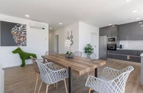 Atalaia Villa | Your Peace & Quiet, close to the Silver Coast