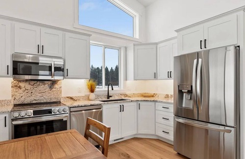 Evergreen Casa | Your Peaceful Glacier Getaway
