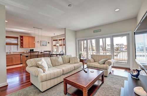 Ocean View Condominio | Your Peaceful Retreat! 2 Bedroom Condo on the 2nd Floor! Wifi, Dock!