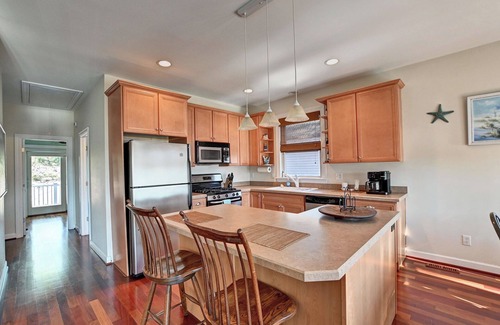 Ocean View Condominio | Your Peaceful Retreat! 2 Bedroom Condo on the 2nd Floor! Wifi, Dock!