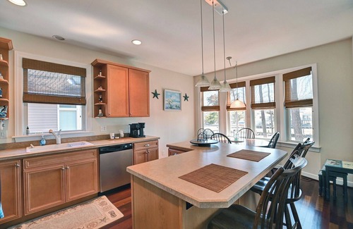 Ocean View Condominio | Your Peaceful Retreat! 2 Bedroom Condo on the 2nd Floor! Wifi, Dock!