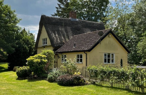 Bury St Edmunds Cabaña | Your perfect country cottage holiday awaits…