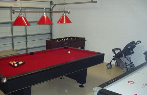Highgate Park Villa | Your perfect family holiday! Private pool, Games Room, 12 Mins to Disney