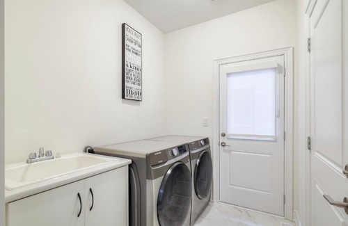 Bradford Casa | Your Perfect Getaway Master Bedroom