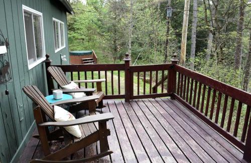 Gilman Casa | Your Perfect Getaway: Mountain Cabin Retreat with Hot Tub and Fireplace in Lisbon, NH