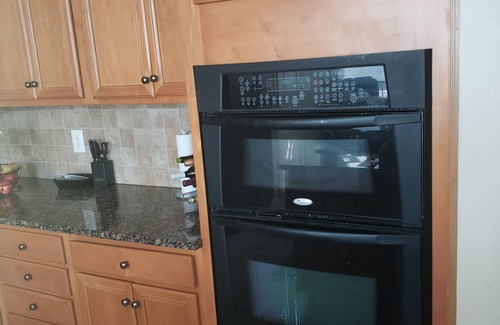 Gaithersburg Casa | Modern Home with Perks