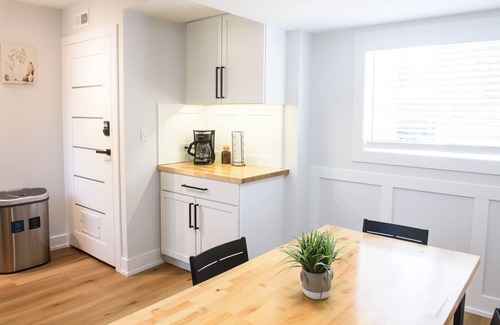 Arlington Heights Casa | Your perfect stay! Fenced yard, pets, infants, families welcomed!