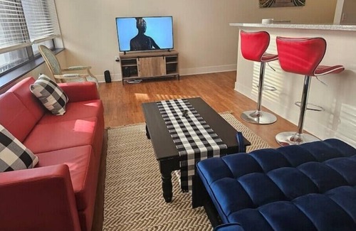 Market East District Apartamento | Your place away from home!