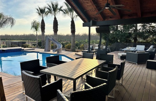 Visalia Casa | Your private pool with this “Modern Oasis" in the country. Gateway to it all.