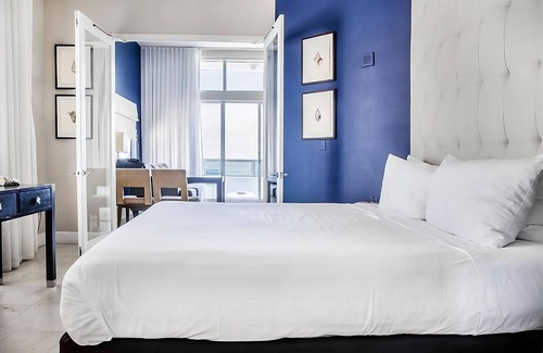 City Center Hotel | Your Relaxing Getaway Awaits! 4 Relaxing Units, Onsite Pool, Near Beach