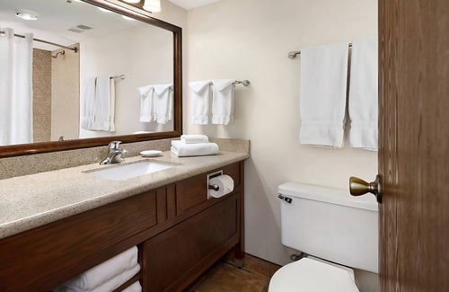 Casper Casa | Your Relaxing Getaway Awaits! Just Minutes to Downtown! Free Shuttle, Pool