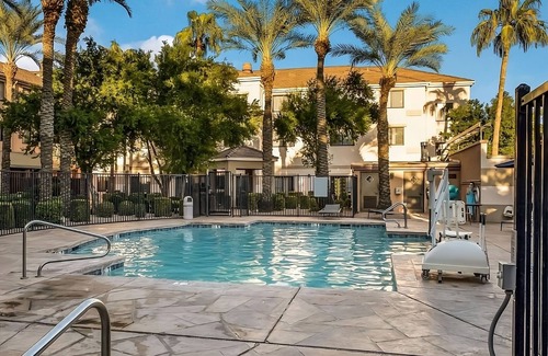 Chandler Apartamento | Your Relaxing Getaway Awaits! 2 Homely Units, Outdoor Pool and Pet-friendly!