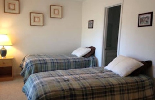 Chincoteague Casa | ¡SU VACACIONES RELAJANTES EN LA ISLA ESPERA!