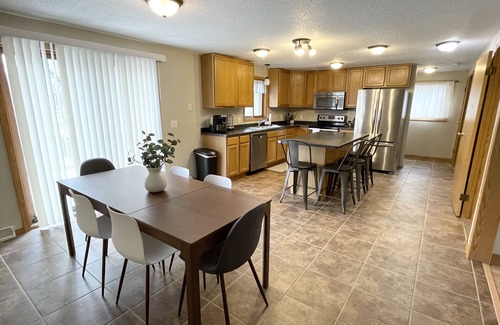 Kutzky Park Casa | Your Stay Steps Away - 719.5 Mayo Discount