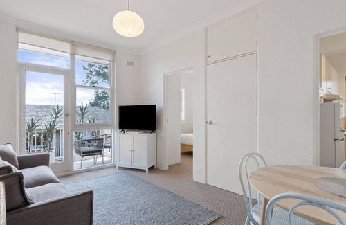 Balmain Apartamento | Your Stylish Balmain Retreat