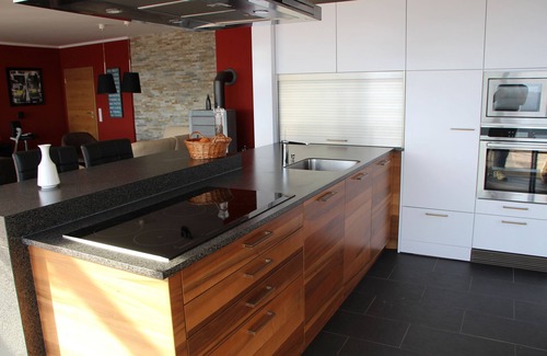Bodensdorf Casa | Su casa soleada distancia sobre el lago