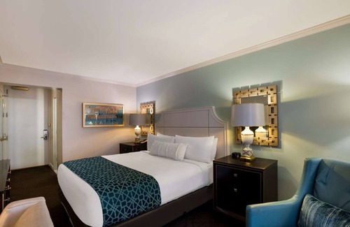 French Quarter Complejo | Your Ultimate Leisure Stay Near Jackson Square! Pets are Allowed, w/ Pool