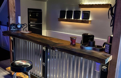 Post Falls Casa | Your Very Own Sports Bar!