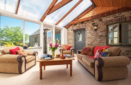 Haverfordwest Casa | Yr Hen Gof