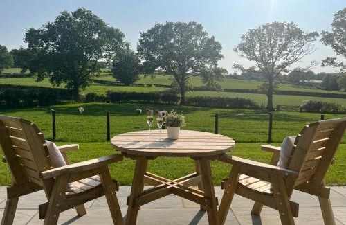 Ruthin Casa | Yr Onnen
