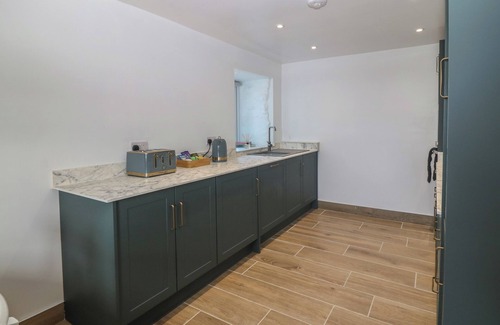 Dyffryn Ardudwy Casa | YR YSGUBOR, pet friendly, country holiday cottage in Dyffryn Ardudwy