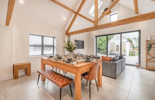 Marchwiel Casa | Ysgubor Caemai