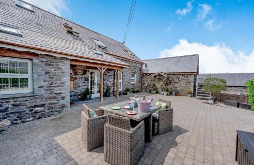Newcastle Emlyn Casa | Ysgubor Uchaf