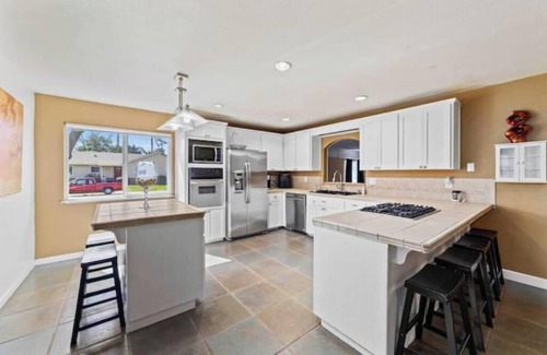 Yuba City Casa | Yuba City 3 bedrooms 4 beds 2 ba Spacious Game Room Games Playground Trampoline