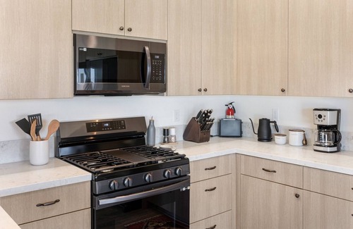 Yucca Valley Casa | Yucca Mesa House - Modern Desert Chic 3 Bedroom Home by RedAwning