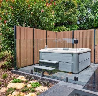 Ravensbourne Casa | Yume House - Stylish Country Escape 2 Bedrooms