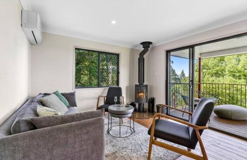 Ravensbourne Casa | Yume House - Stylish Country Escape 2 Bedrooms