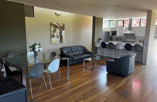 South Bowenfels Casa | Yurnga - one of the best views in the Blue Mountains