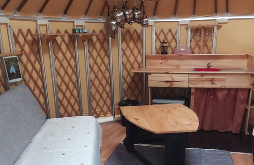 Aldeguer Alquiler De RV | Yurt for 4 in Remote Mountain Location
