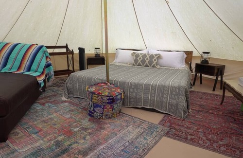 Suches Alquiler De RV | Yurt - Free Spirit (second on the left)