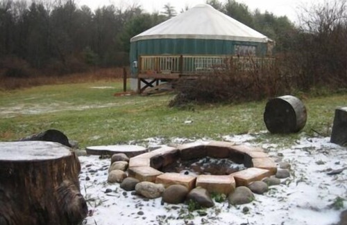 Accord Casa | Yurta en lugar muy privado en 27 acres Horse Farm w / hot tub