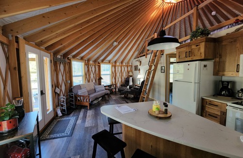 Superior Cabina | Yurt on the Clark Fork River