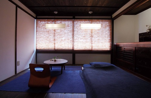 Yunotsucho Yunotsu Casa | Yururi Private house in the hot spring town / Oda Shimane