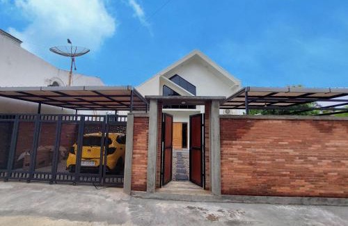 Bangunjiwo Villa | Yustien Homestay Jogja 3 Bedroom - Private Villa