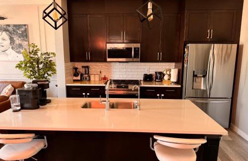 Calgary Casa | Z Family Homestay
