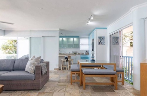 Shaka's Rock Apartamento | 3 Bedroom Beachfront Apartment