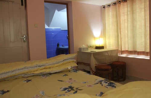 Thiruvananthapuram Cama Y Desayuno | Zaatvm: Cozy room in a 3-room home at Sasthamangalam - only for families and solo women travellers