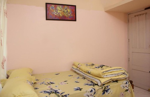 Thiruvananthapuram Cama Y Desayuno | Zaatvm: Cozy room in a 3-room home at Sasthamangalam - only for families and solo women travellers