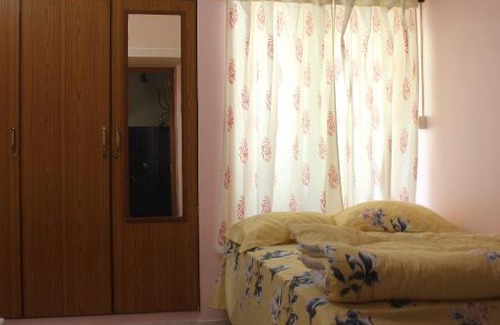 Thiruvananthapuram Cama Y Desayuno | Zaatvm: Cozy room in a 3-room home at Sasthamangalam - only for families and solo women travellers