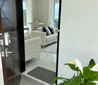 Leonards Casa | Zafira Luxe