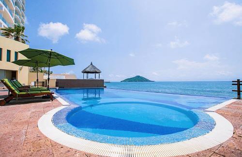 Marina Mazatlán Hotel | Zafiro Beach Boutique Resort