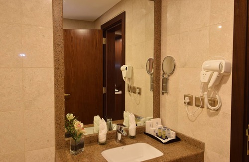 Medina Hotel | Zaha Al Munawara Hotel